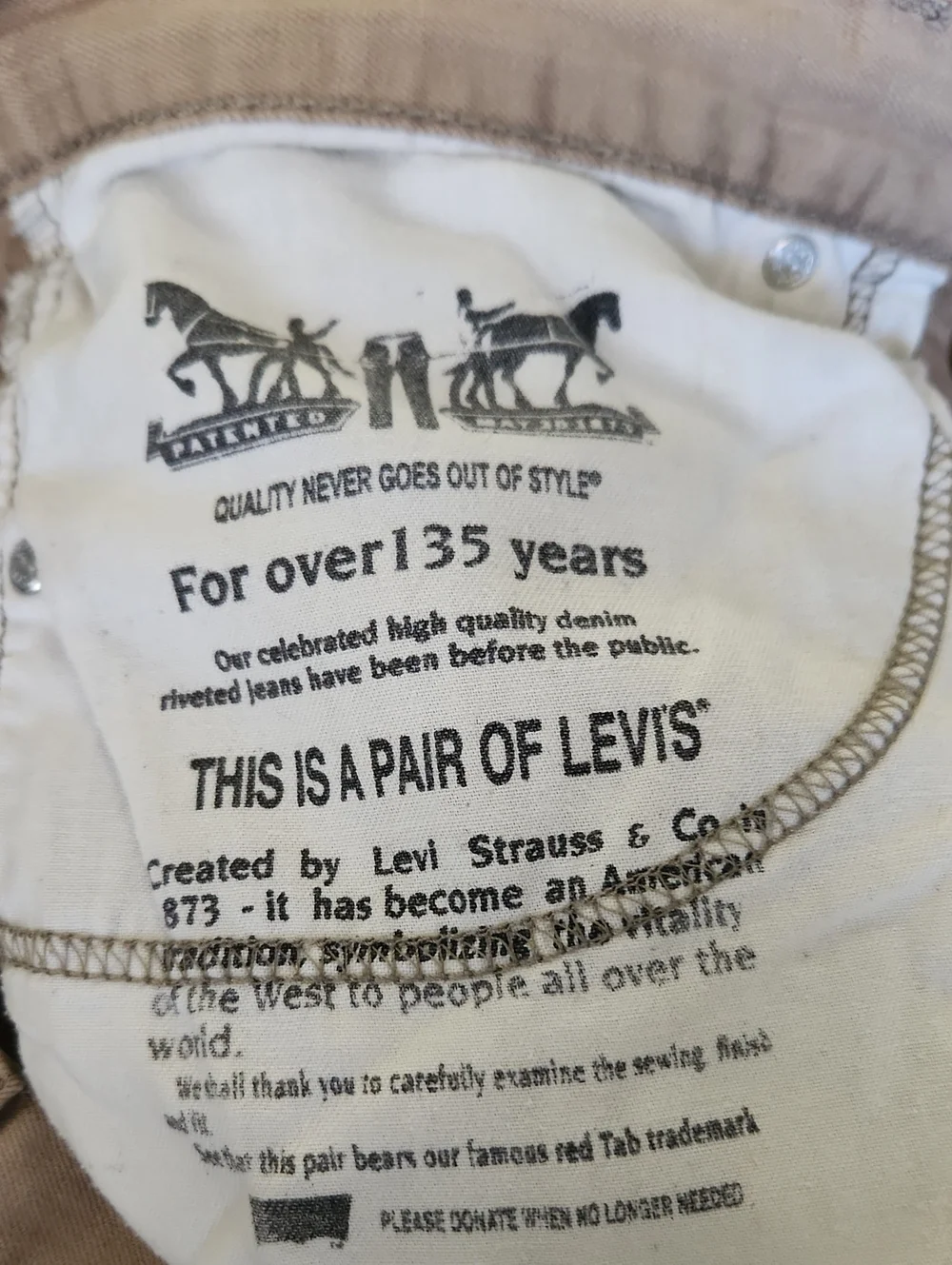 Levis levis tan